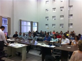 Partidos só poderão deixar uma bandeira por esquina em Maringá